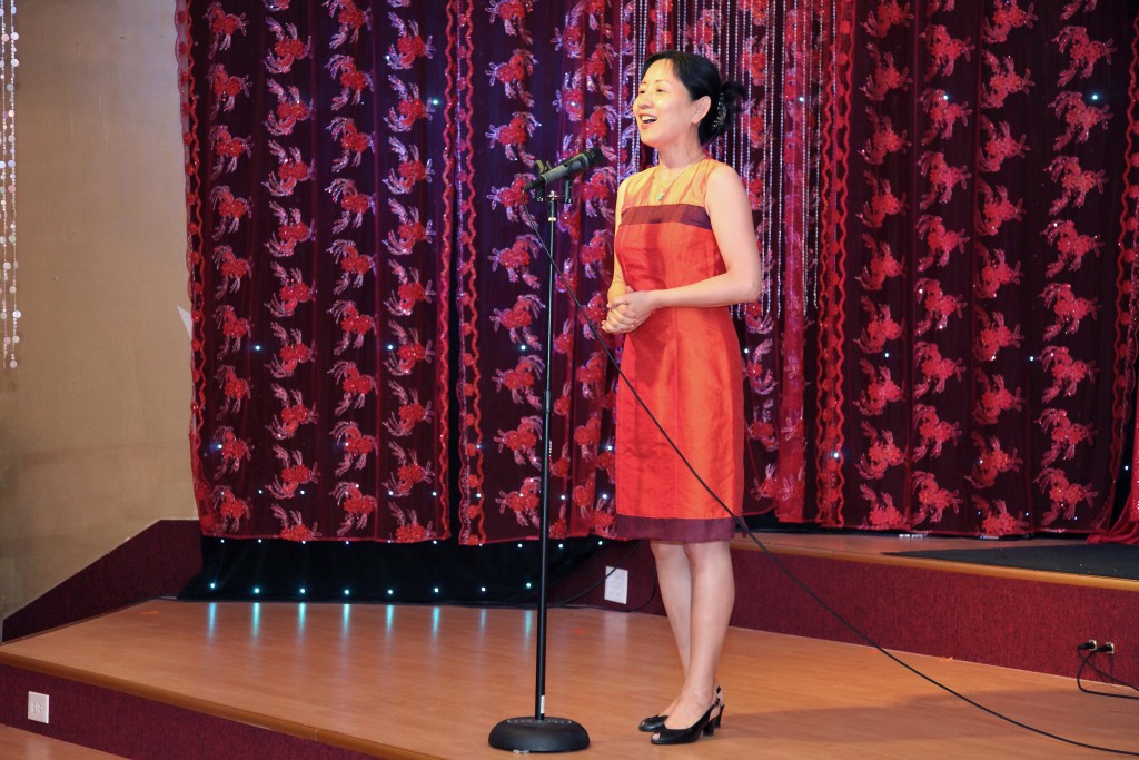 20 凤凰城著名女高音歌手魏怡萍演唱“我和我的祖国”